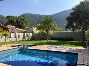 Maravilhosa casa com piscina ao lado da praia